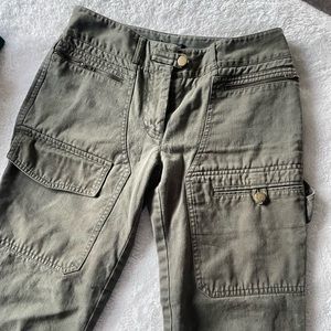 BCBG low rise green cargo pants with gold hardware